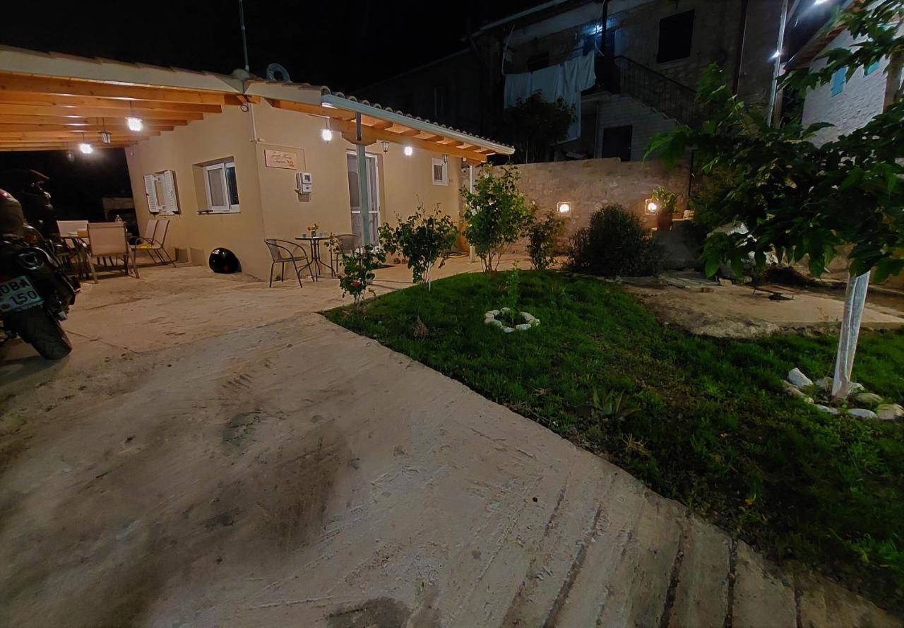 Guest house TSANES Pinakokhorion Extérieur photo